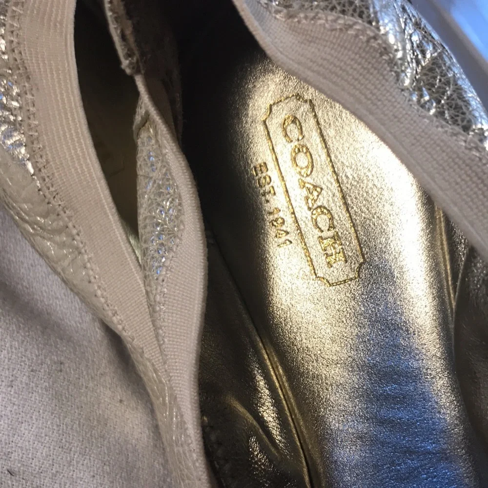 Coach Dora Cuba Textured Metallic Platinum Gold Logo Women's Ballet Pull On Flat